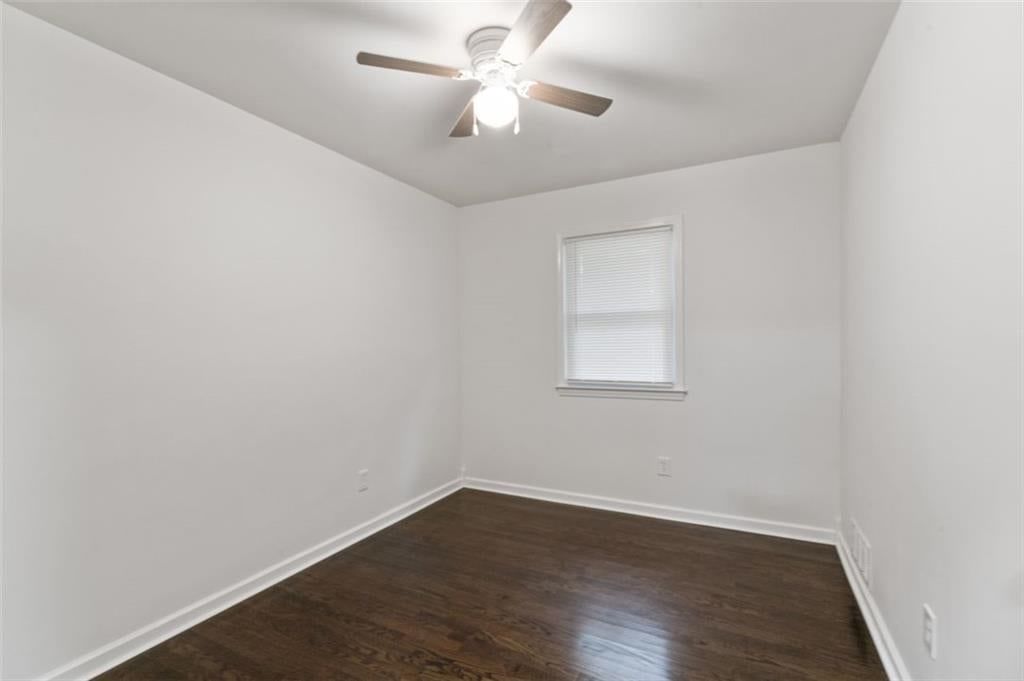 Photo 27 of 57 - 417 N Jefferson Avenue, Liberty, MO 64068