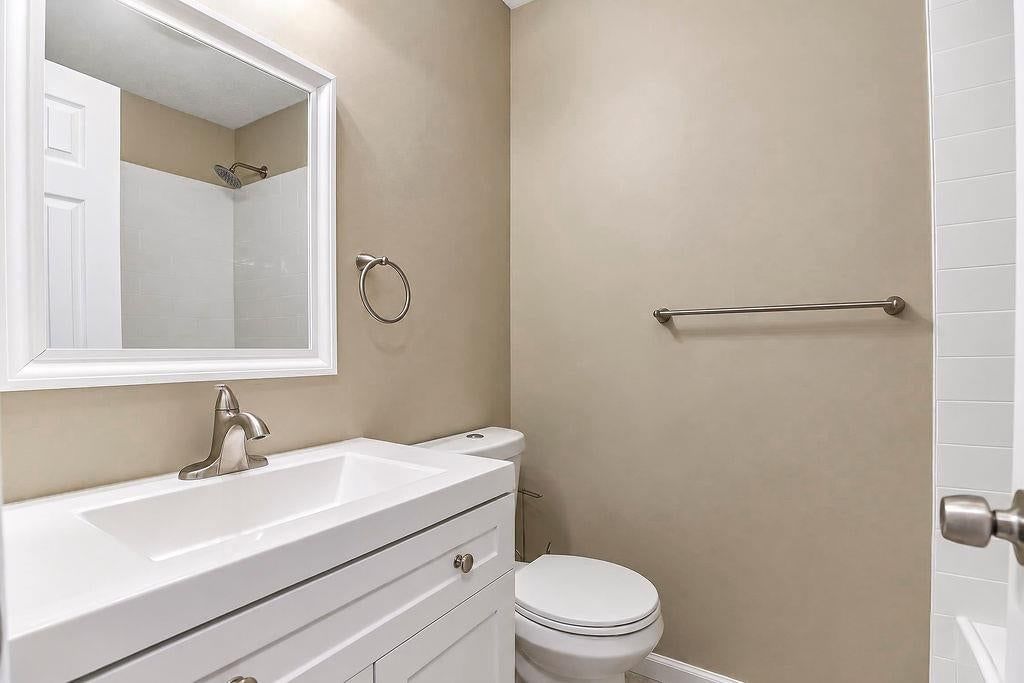 Photo 15 of 23 - 6516 Ballentine Street, Shawnee, KS 66203