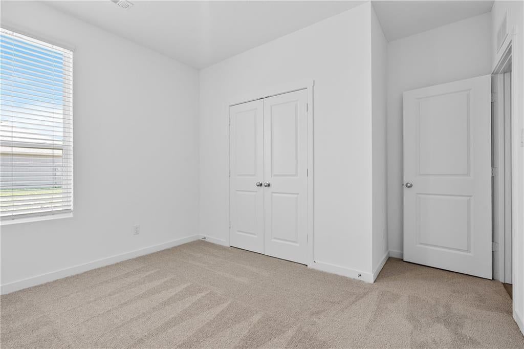 Photo 7 of 26 - 21276 Cleveland Street, Spring Hill, KS 66083