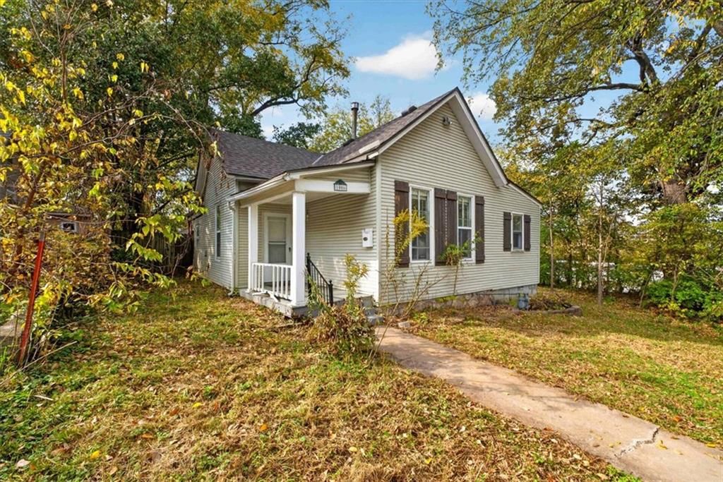 1006 Oakley Avenue, Kansas City, MO: listing photo 2