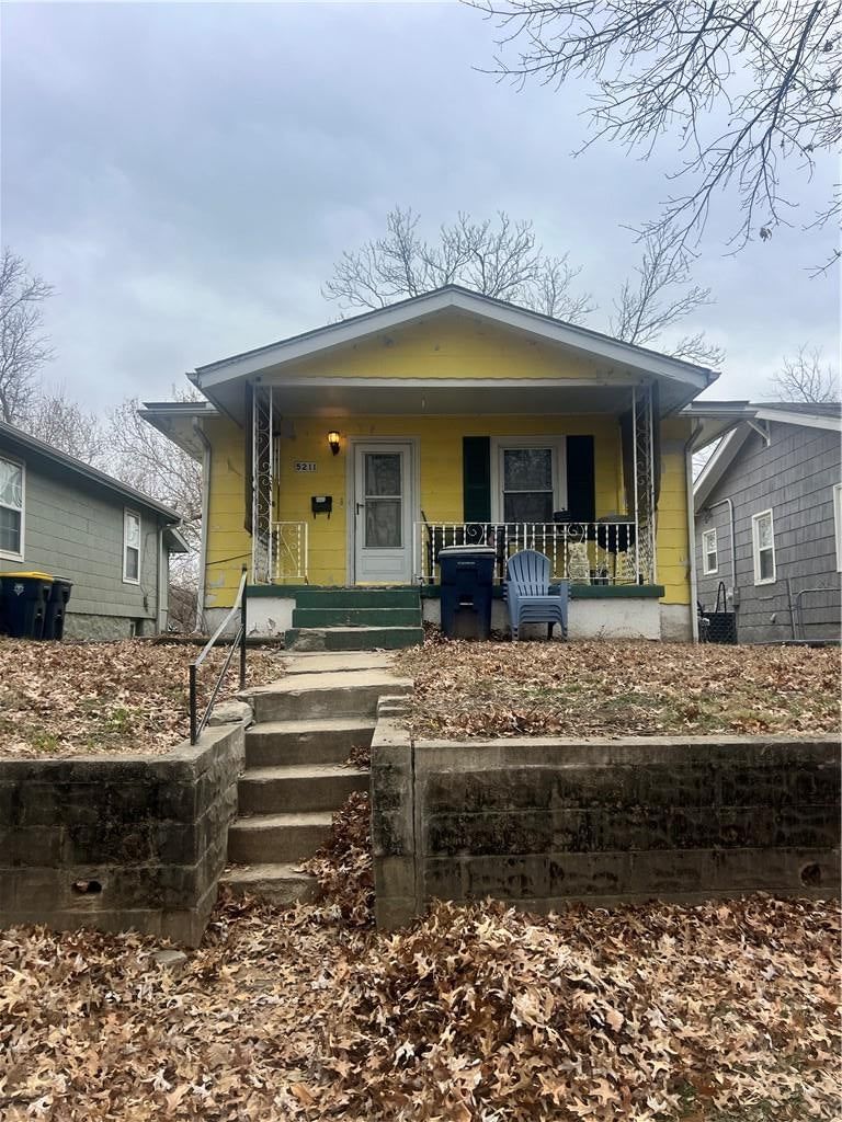 5211 Gladstone Boulevard, Kansas City, MO