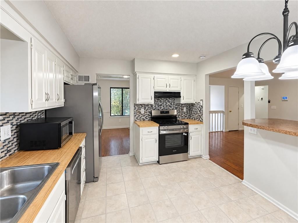 14416 Saint Andrews Drive, Grandview, MO: listing photo 3
