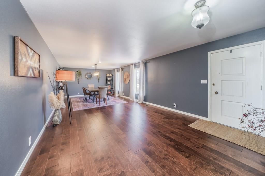 Photo 13 of 37 - 2724 Country Club Cir N/A