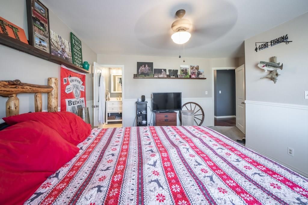 Photo 15 of 37 - 2724 Country Club Cir N/A
