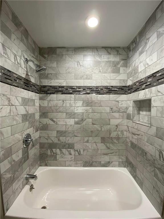 Photo 31 of 74 - 613 E Bristol Ln