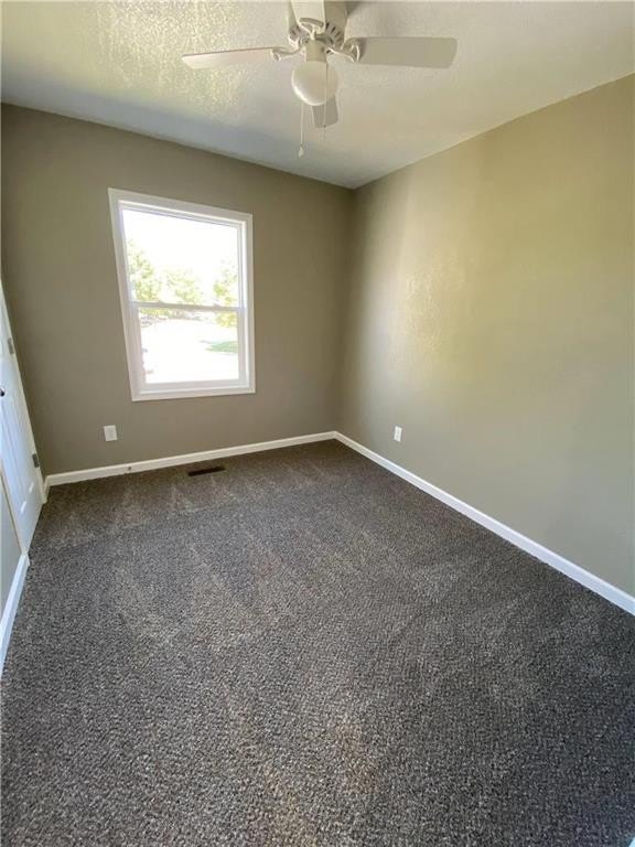 Photo 33 of 74 - 613 E Bristol Ln