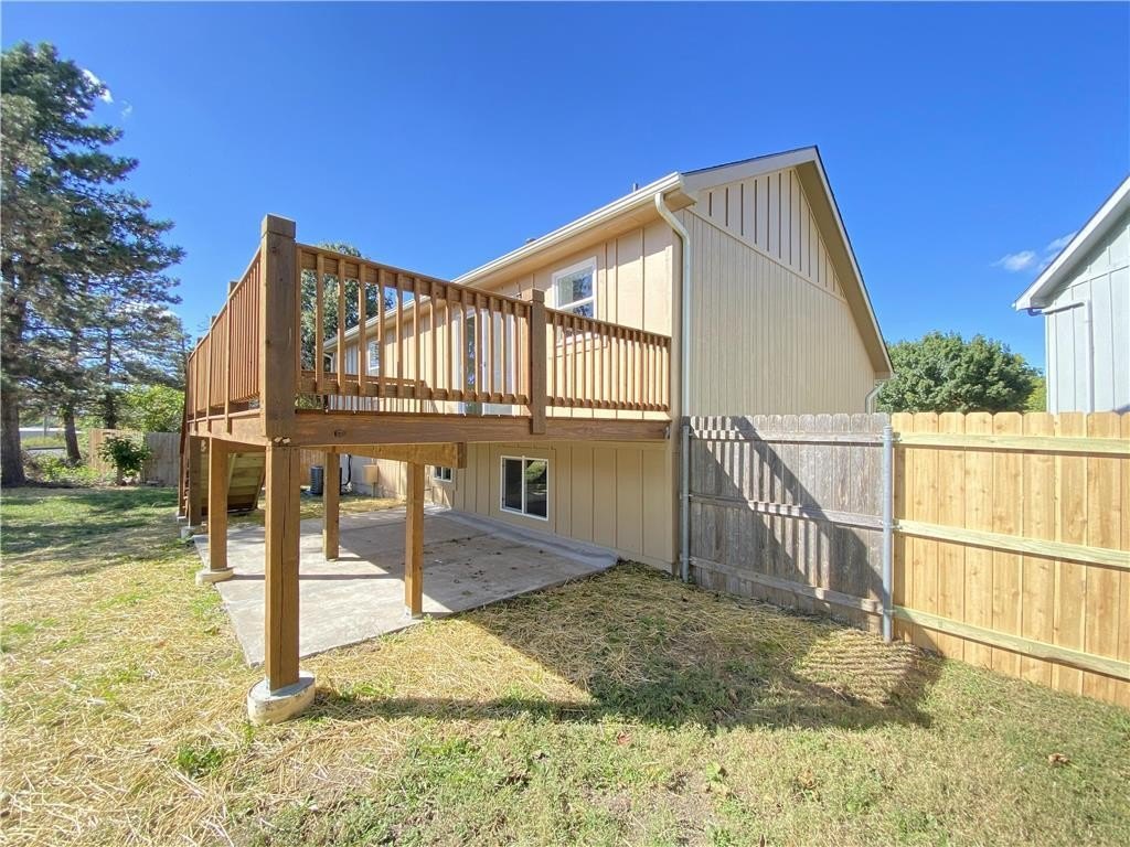 Photo 72 of 74 - 613 E Bristol Ln
