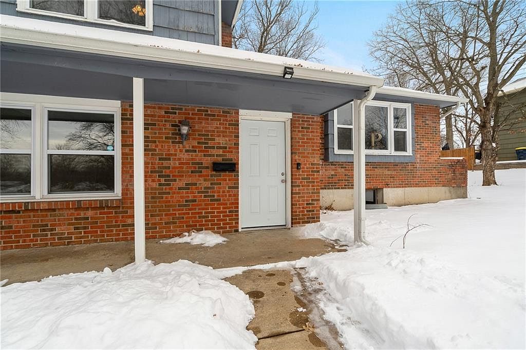 10001 Cambridge Avenue — photo 6