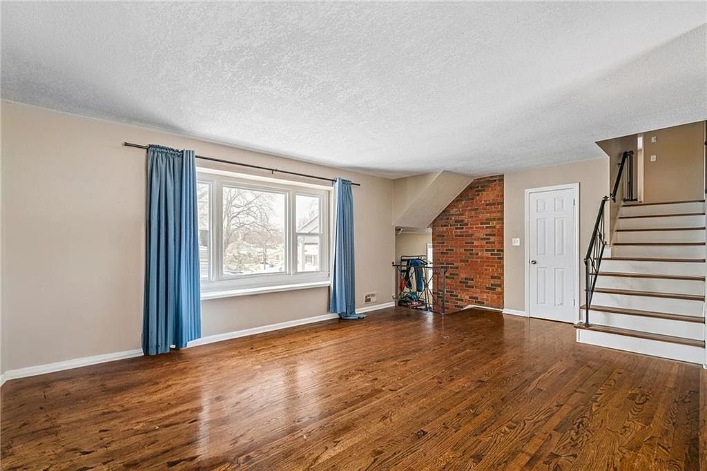 10001 Cambridge Avenue — photo 7