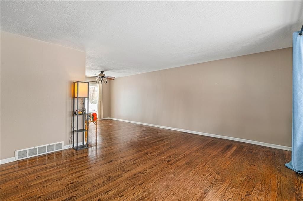 10001 Cambridge Avenue — photo 8