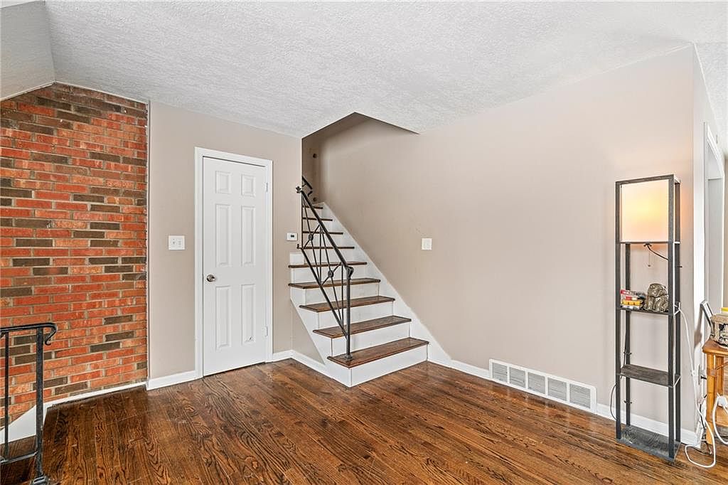 10001 Cambridge Avenue — photo 9