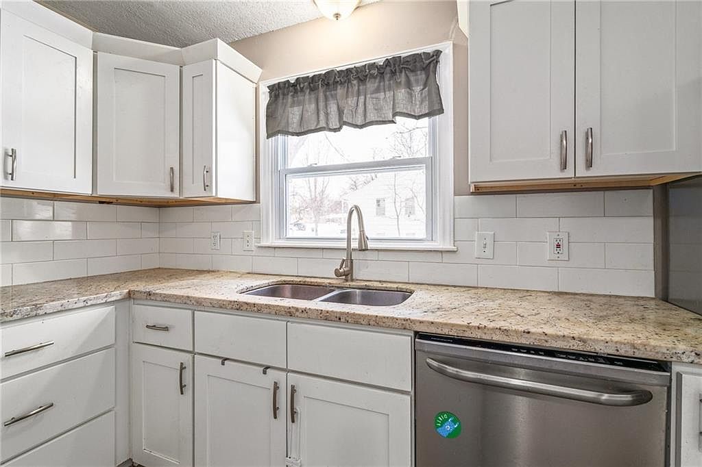 10001 Cambridge Avenue — photo 14