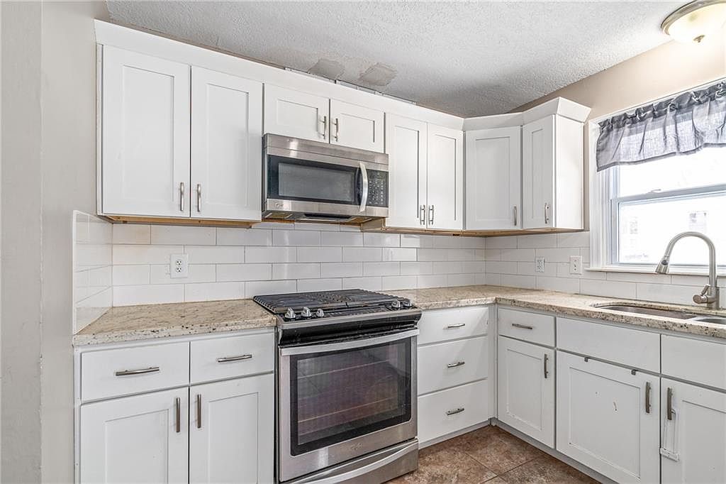 10001 Cambridge Avenue — photo 15