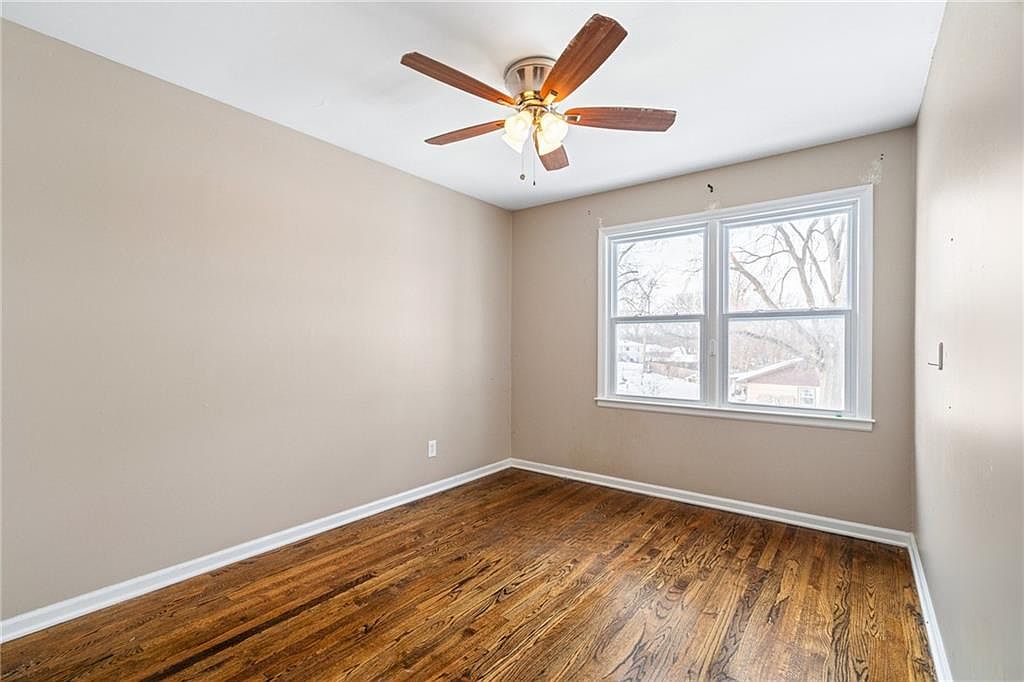 10001 Cambridge Avenue — photo 27