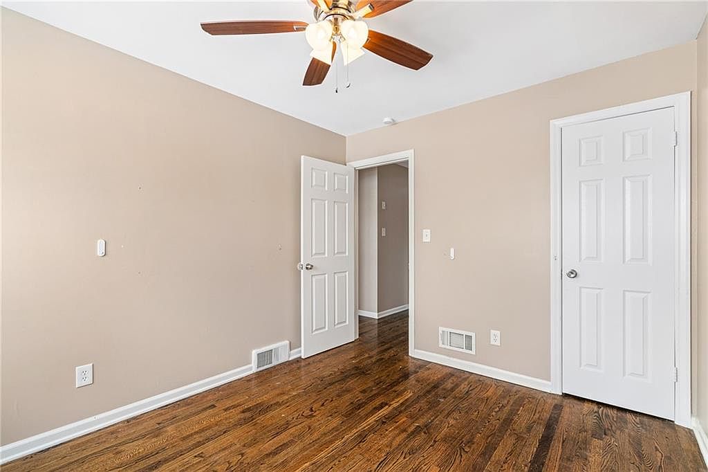10001 Cambridge Avenue — photo 28