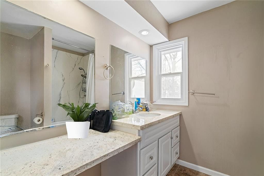 10001 Cambridge Avenue — photo 31
