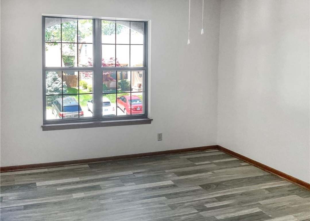 10007 W 86th Terrace — photo 15