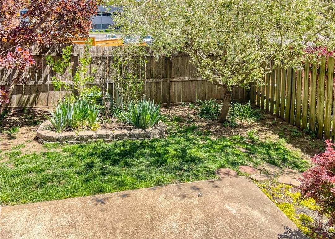 10007 W 86th Terrace — photo 17