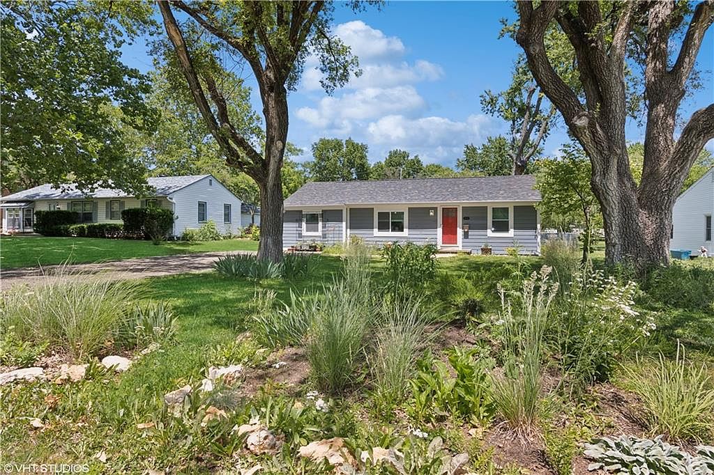 1002 Duck Road — photo 1