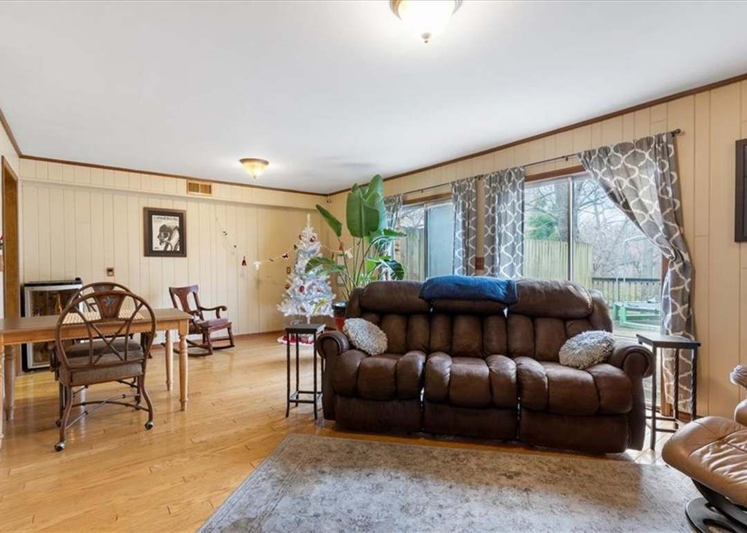10025 Hocker Drive — photo 5