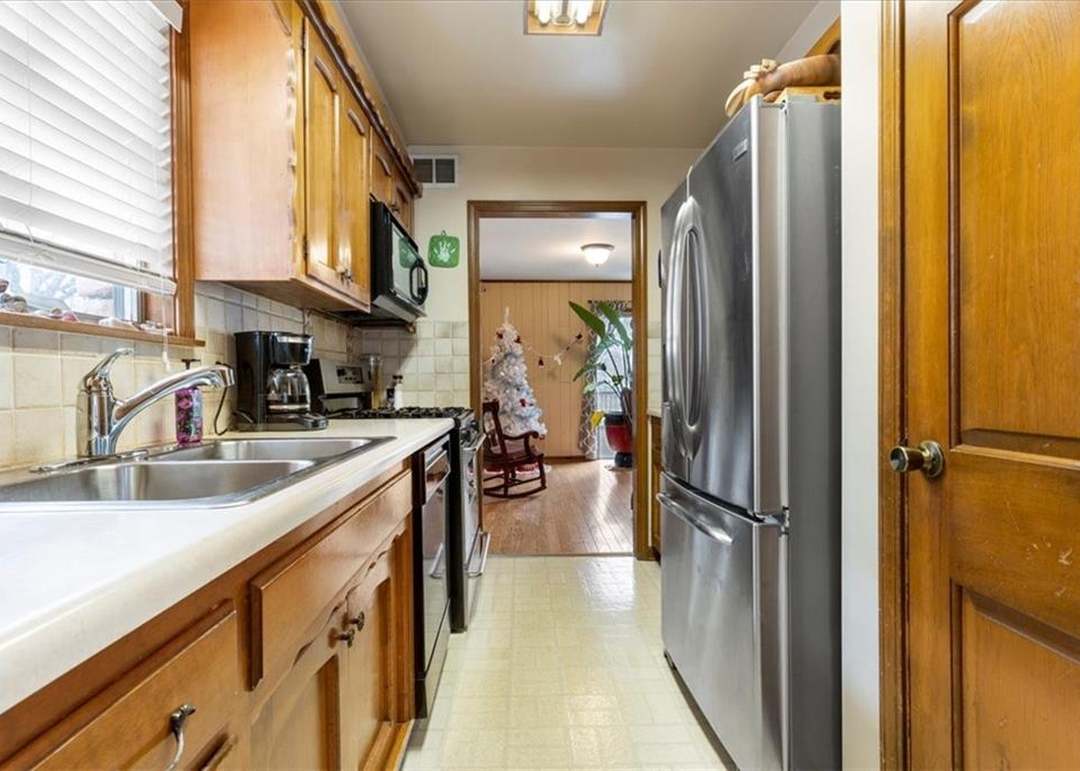 10025 Hocker Drive — photo 17