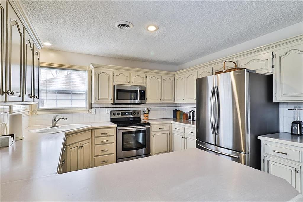 1006 Rock Creek Lane — photo 11