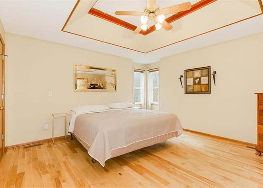 1008 Barnes Drive — photo 4