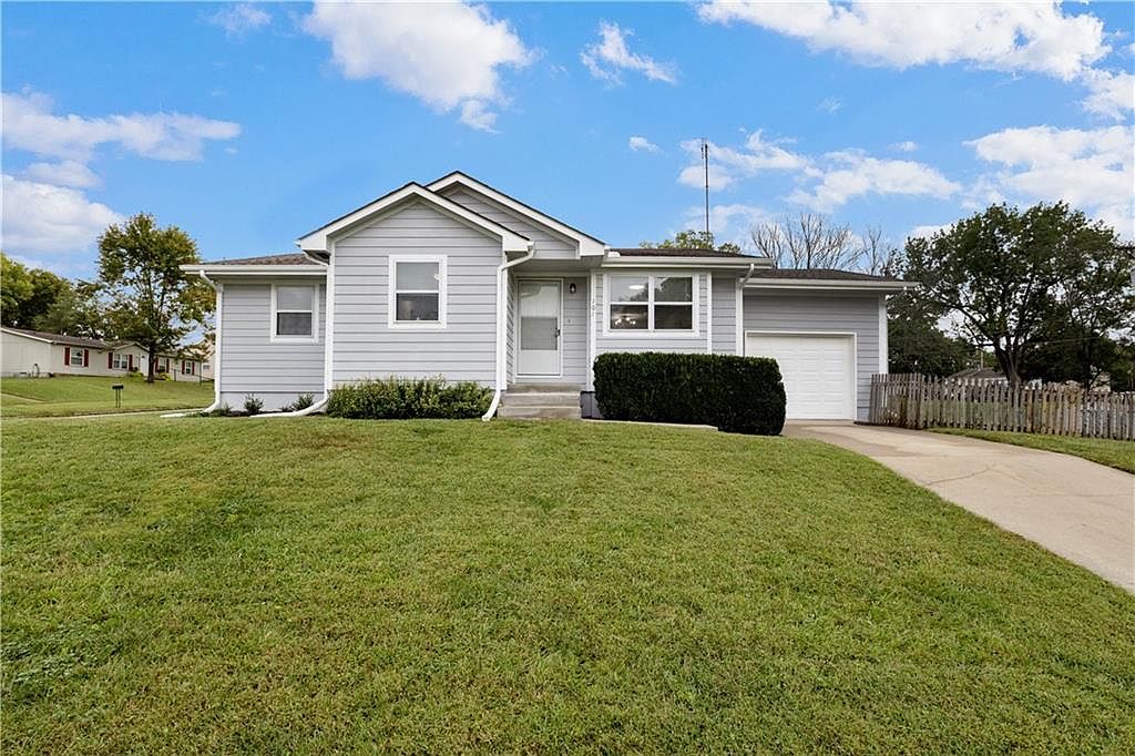 101 S 5th Street, Paola, KS