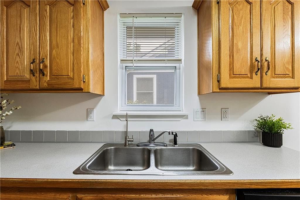 101 S 5th Street — photo 15