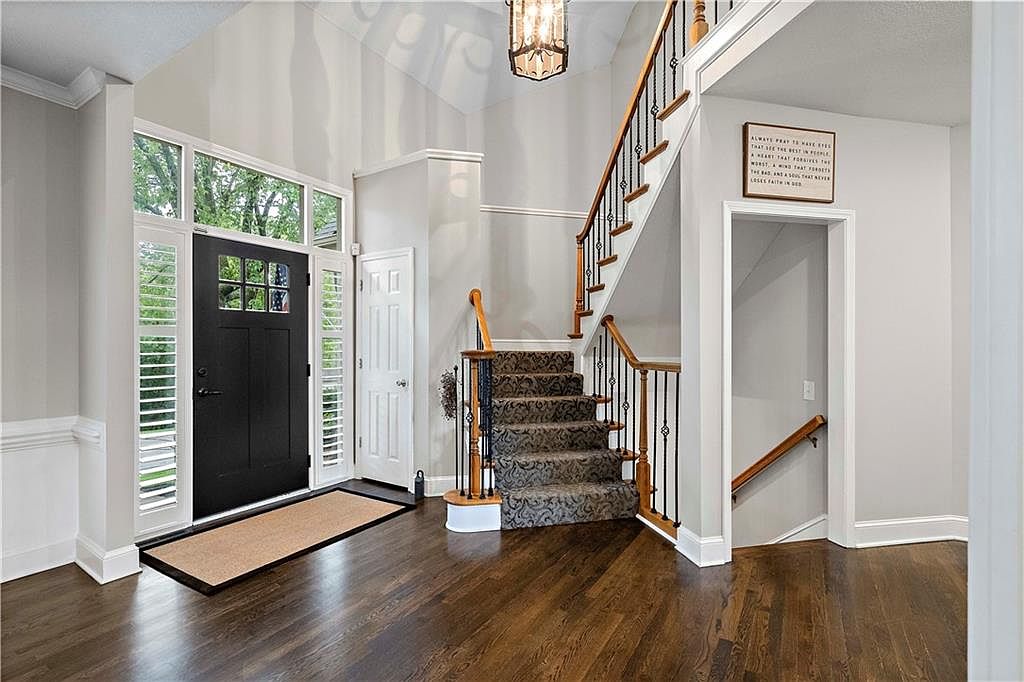 1012 NE Moss Point Road — photo 3