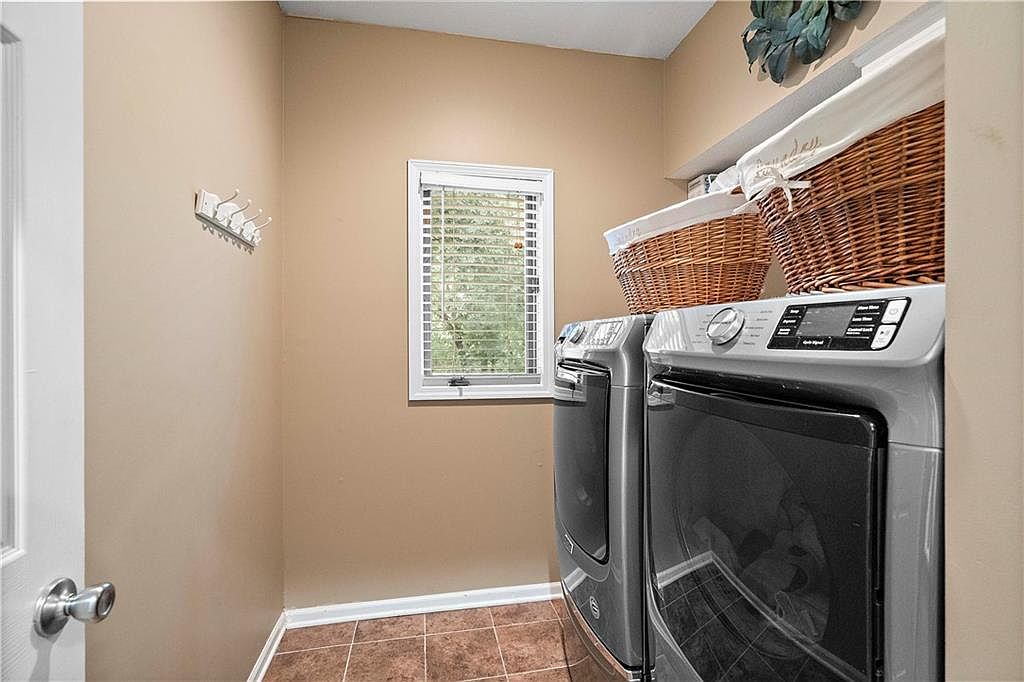 1012 NE Moss Point Road — photo 14