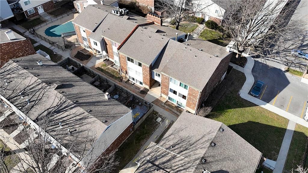 10136 W 96TH TERRACE — photo 24