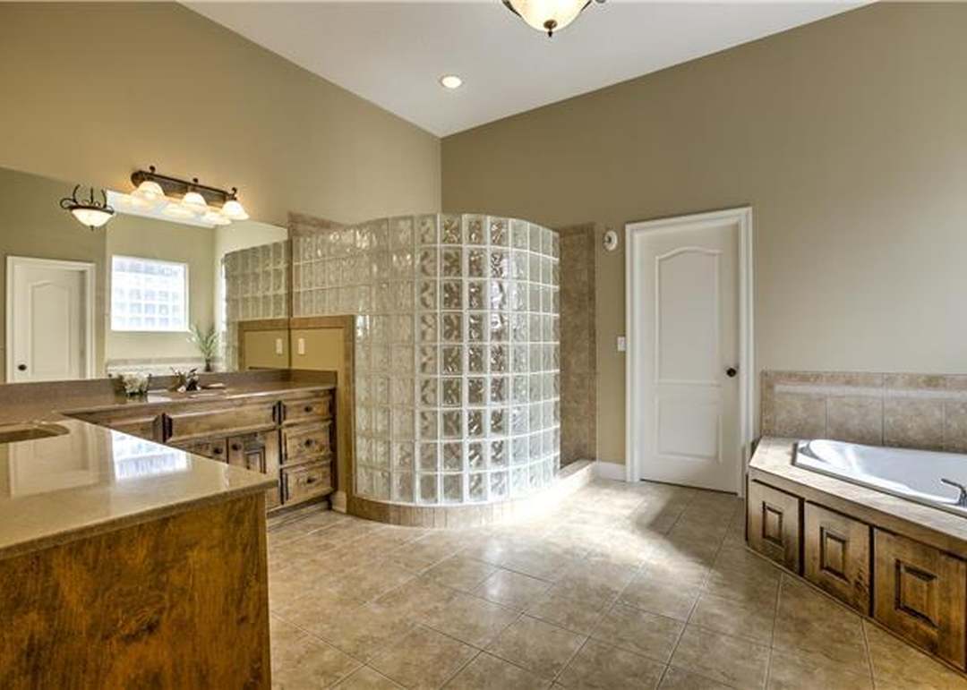 10200 N Park Avenue — photo 15