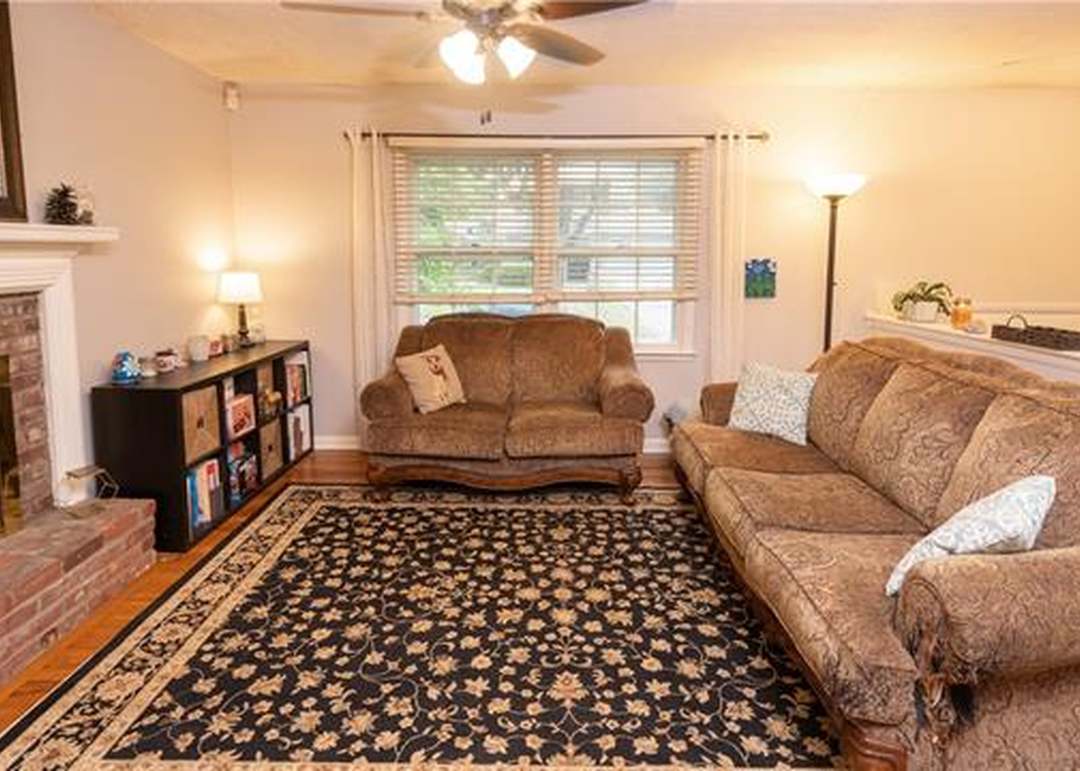 10202 Moody Park Drive — photo 11