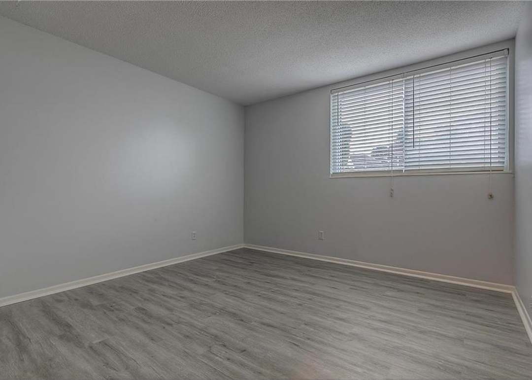 10204 W 96th Terrace — photo 7
