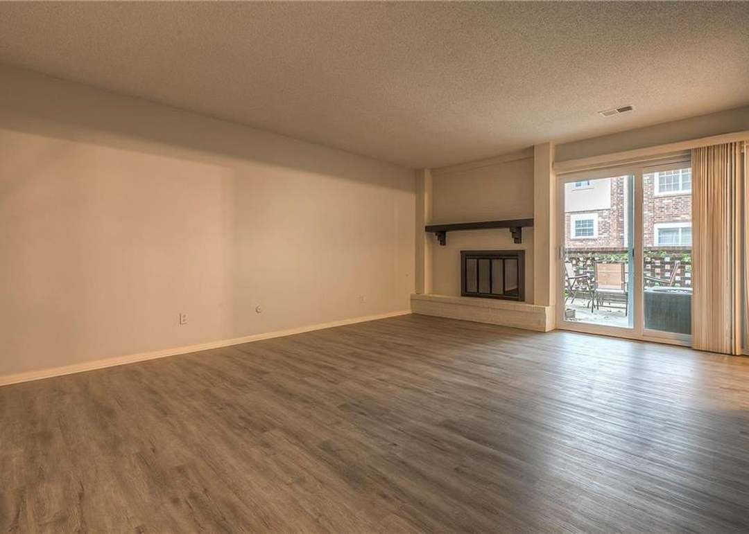 10204 W 96th Terrace — photo 8