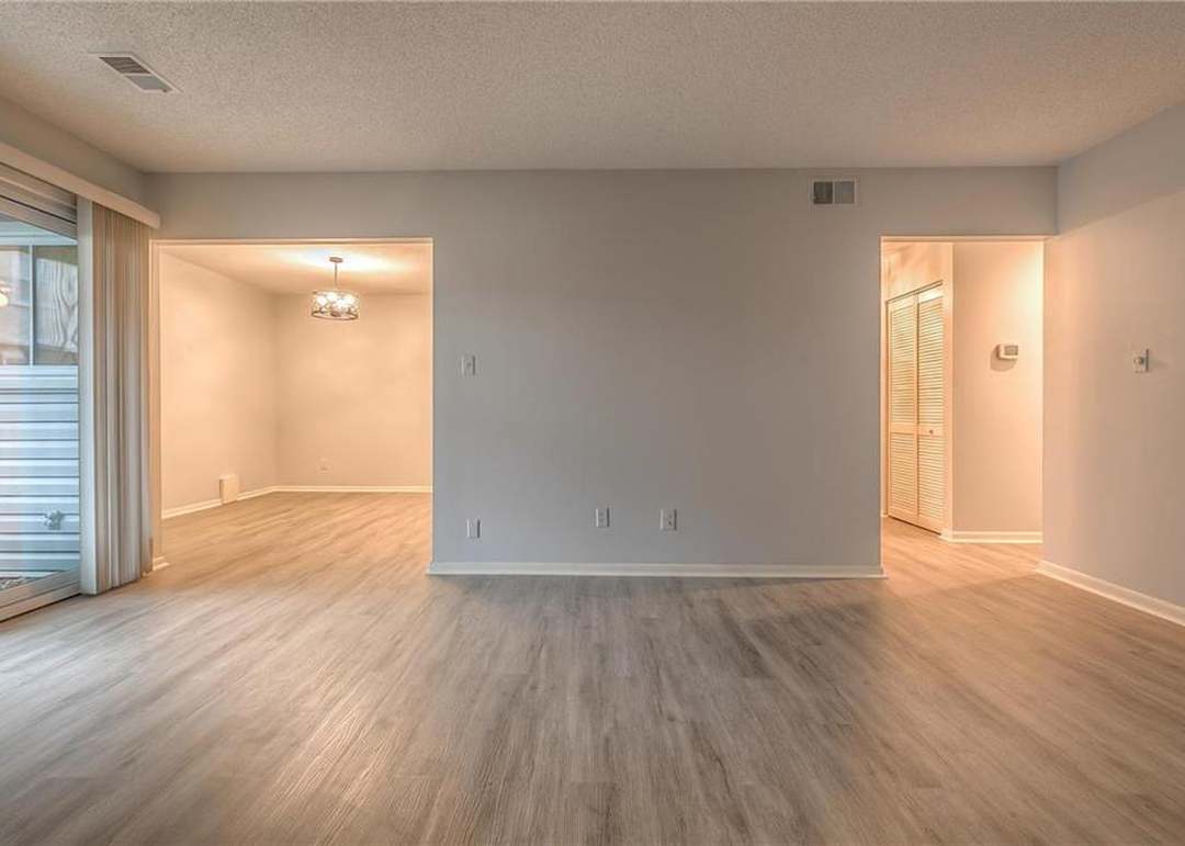10204 W 96th Terrace — photo 9
