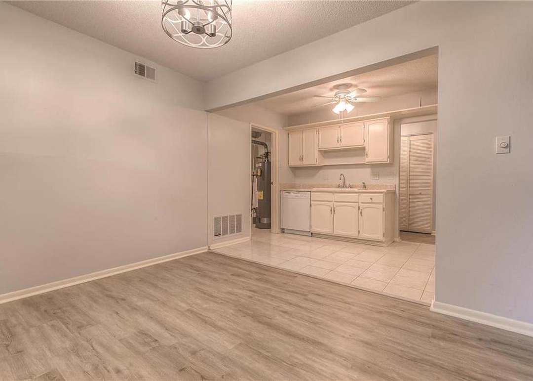 10204 W 96th Terrace — photo 12