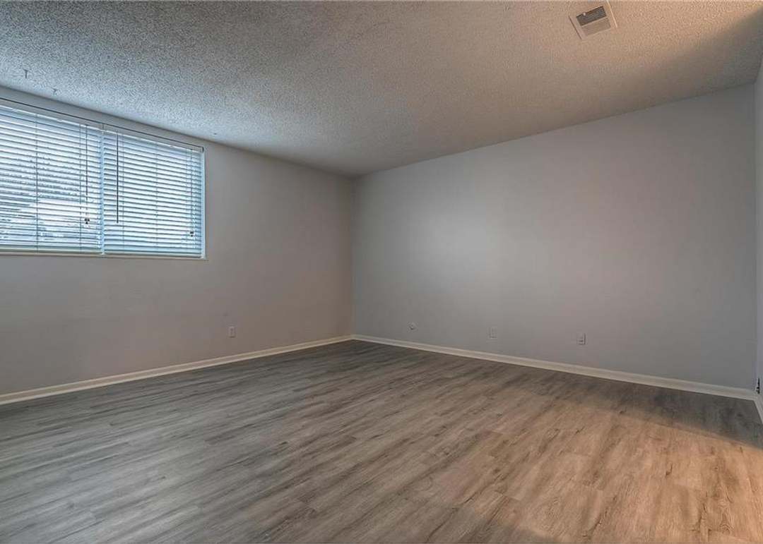 10204 W 96th Terrace — photo 20