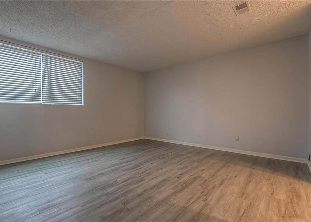 10204 W 96th Terrace — photo 21