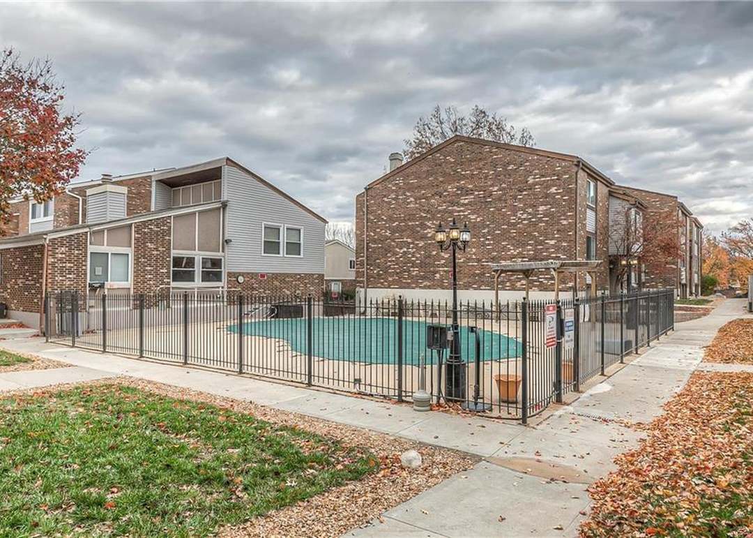 10204 W 96th Terrace — photo 28
