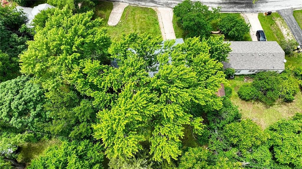 10217 Wheeling Avenue — photo 10