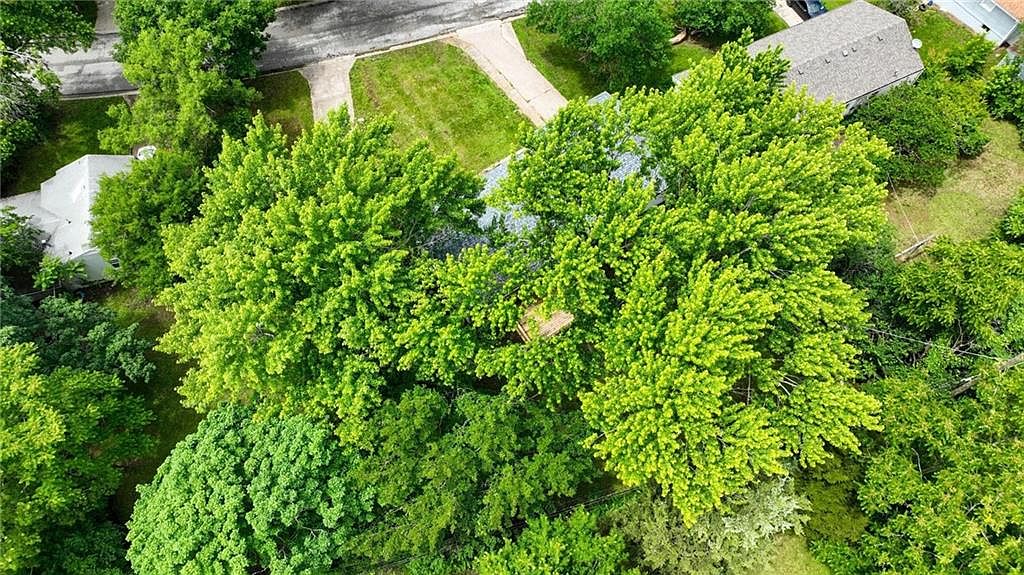 10217 Wheeling Avenue — photo 11