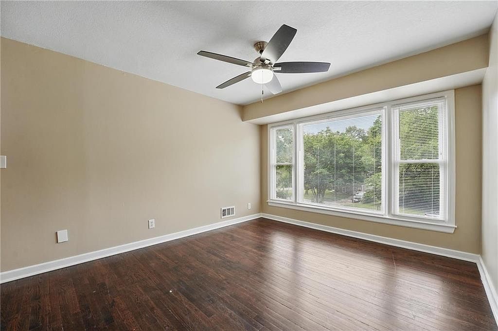 10217 Wheeling Avenue — photo 13