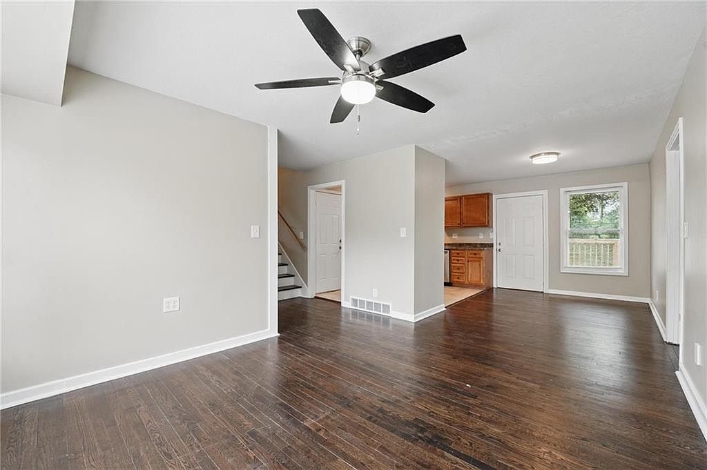 10217 Wheeling Avenue — photo 14