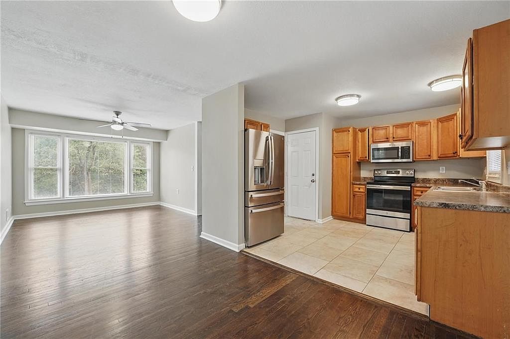 10217 Wheeling Avenue — photo 17