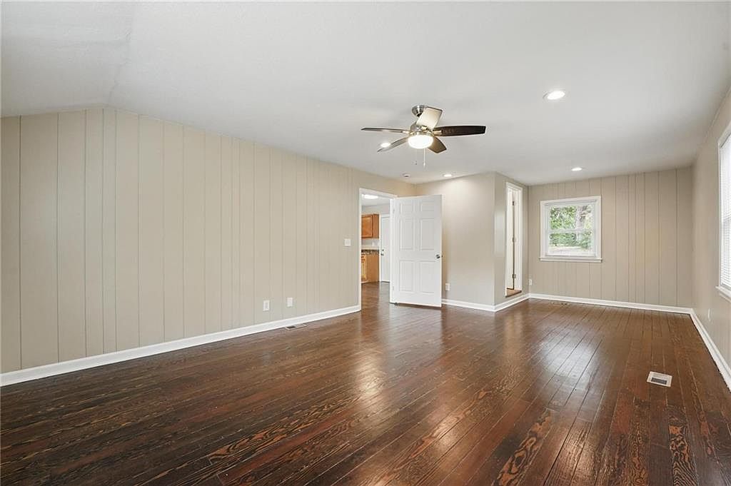 10217 Wheeling Avenue — photo 22