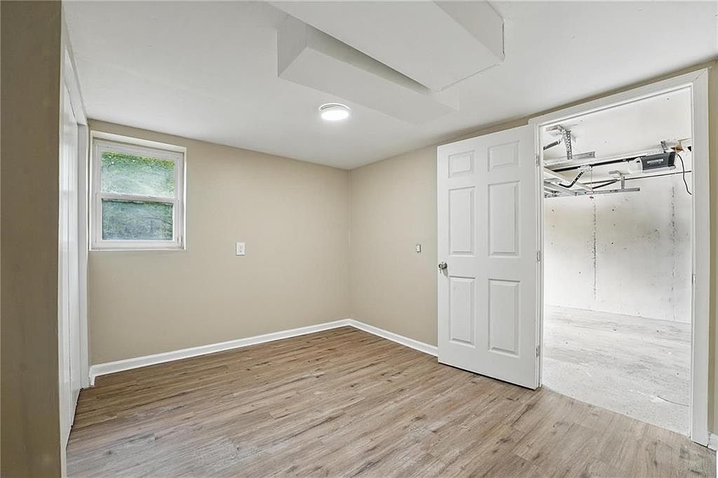 10217 Wheeling Avenue — photo 35