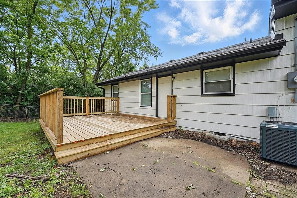 10217 Wheeling Avenue — photo 39