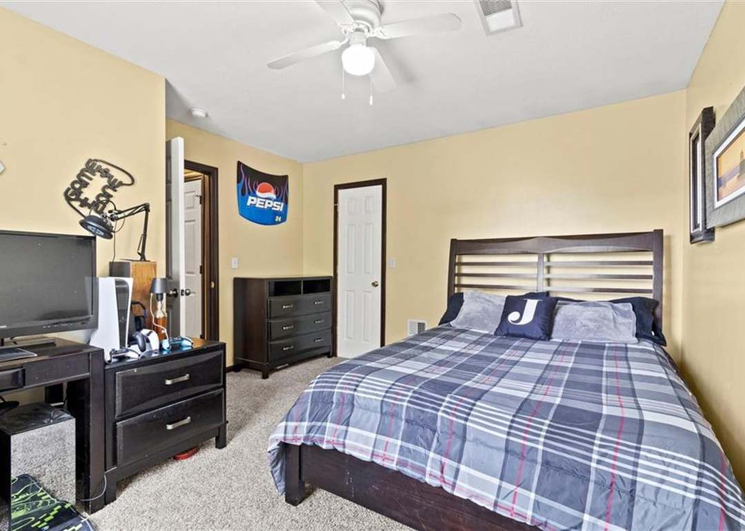 1022 Cottage Creek Circle — photo 32